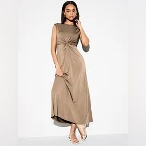 The Occasion • NWT Chic Sleeveless Dress PTP 14”-17